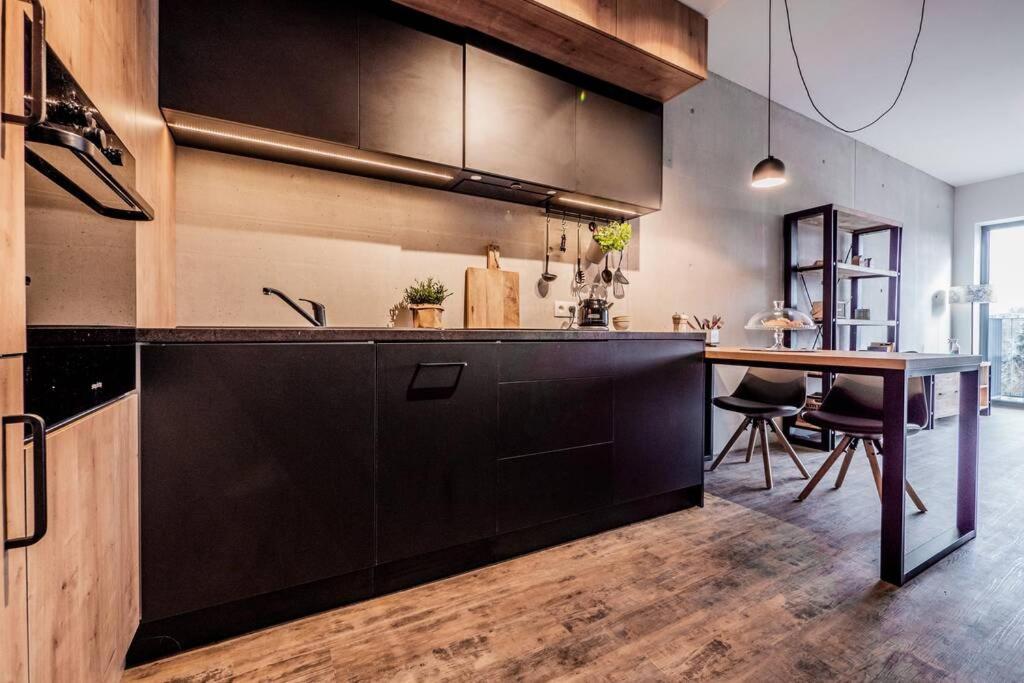 B10 Business Apartments ชิลินา ภายนอก รูปภาพ