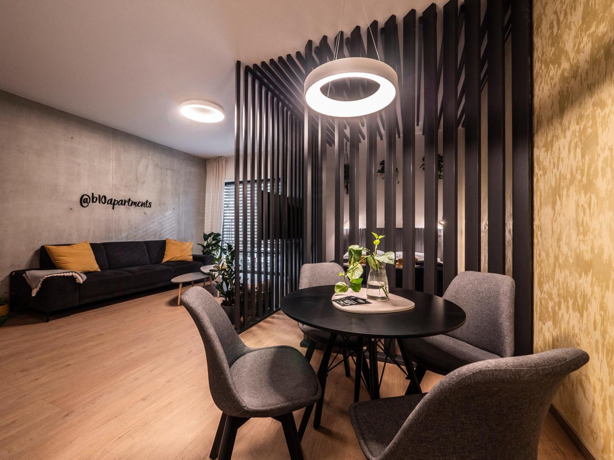 B10 Business Apartments ชิลินา ภายนอก รูปภาพ